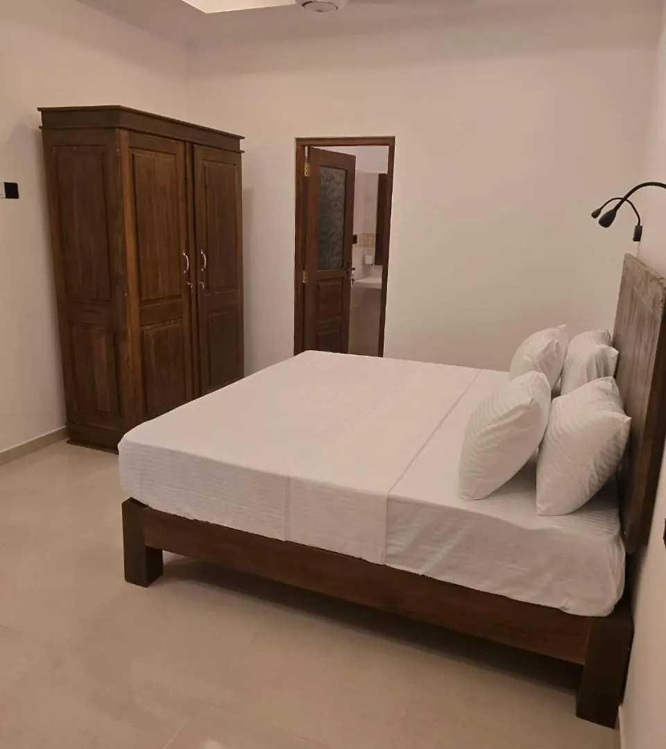 De Centrum Hotel - Airport Transit Hotel Negombo 3*,  Šrí Lanka